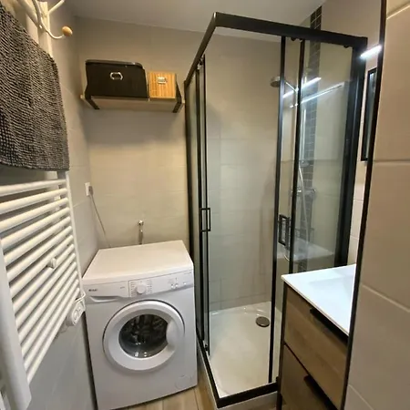 Apartment T2 Climatise Avec Piscine Secteur Richelieu