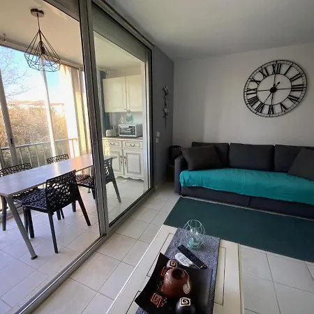 T2 Climatise Avec Piscine Secteur Richelieu *